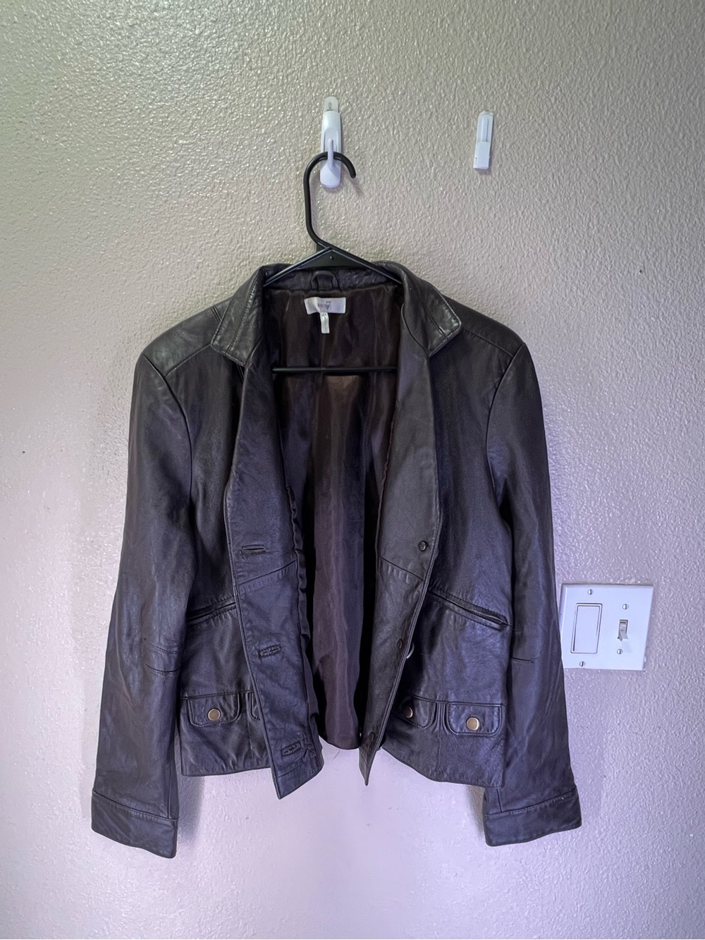 Metro 7 Classic Black Leather Jacket - Women's